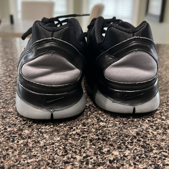 Nike training tennis shoe women’s size 9.5 black - Picture 3 of 14